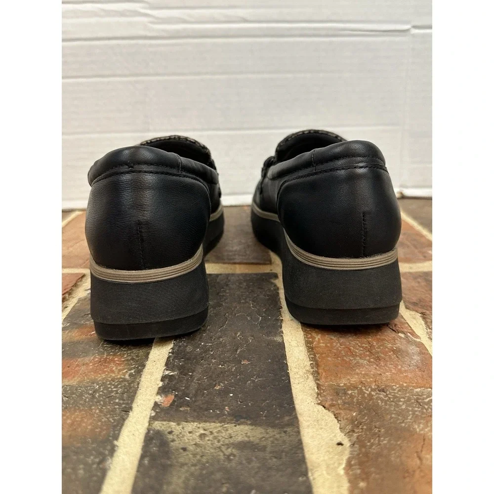 Clarks Black Leather Loafers Houndstooth Chunky Chain Detail Comfort Women's 9.5
